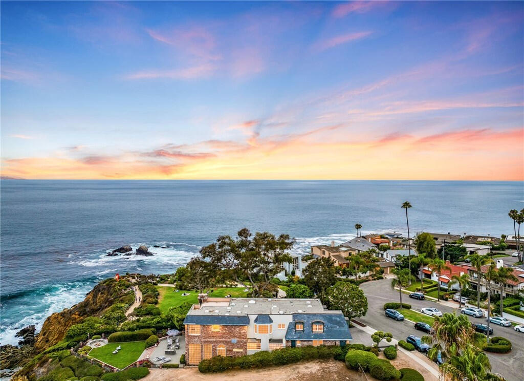 $18,500,000 ACTIVE | 245 CRESCENT BAY DRIVE