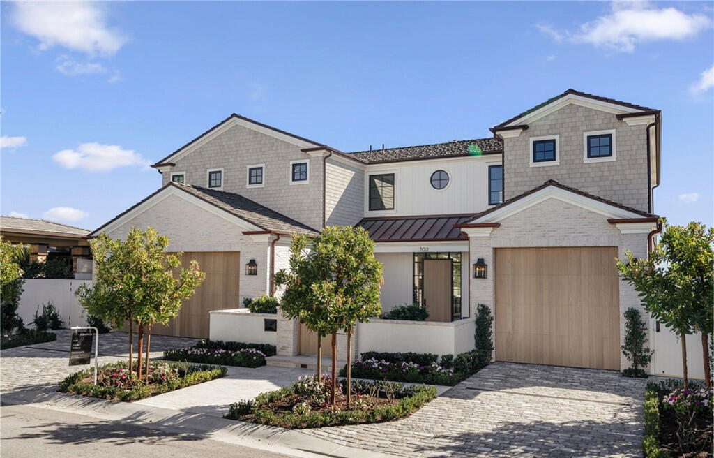 $12,995,000 ACTIVE | 702 SAINT JAMES PLACE